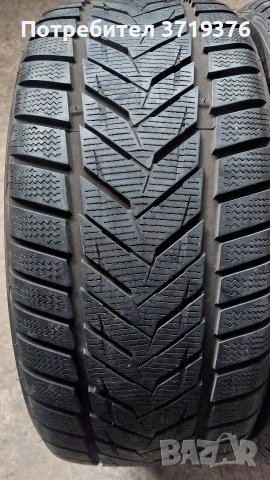 Зимни гуми 235 35 19 Vredestein 2 броя , снимка 2 - Гуми и джанти - 53626929