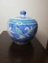 Изящен и много красив съд с капаче. Ръчно рисуван. , снимка 1