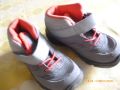 Детски обувки Декатлон, снимка 1 - Детски маратонки - 45797608