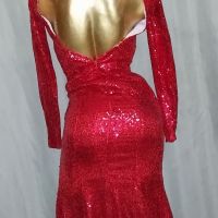 S Ярко червена дълга рокля с пайети гол гръб, снимка 5 - Рокли - 45108307