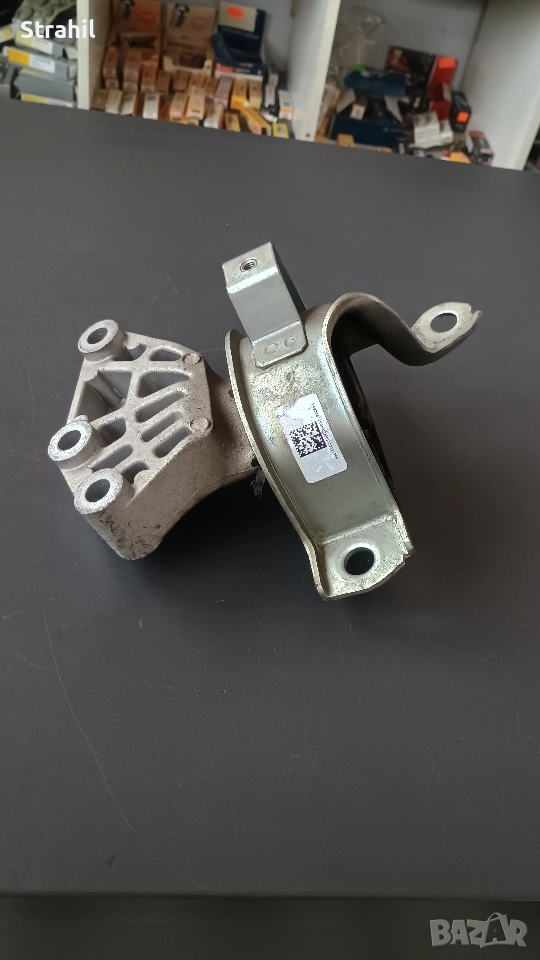 Оригинален тампон за двигател от Fiat 500C Right 0051885403500, снимка 1