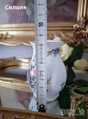 Мини вазичка от Royal Albert , снимка 7 - Вази - 53845946