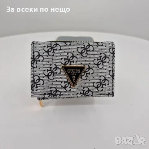 Дамско портмоне Guess Код R105, снимка 1 - Портфейли, портмонета - 47625986