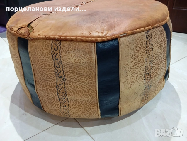 Автентичен марокански пуф табуретка ръчно изработен от естествена кожа , снимка 11 - Антикварни и старинни предмети - 53976352