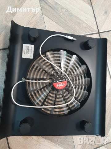 светеща вентилаторна подложка за лаптоп