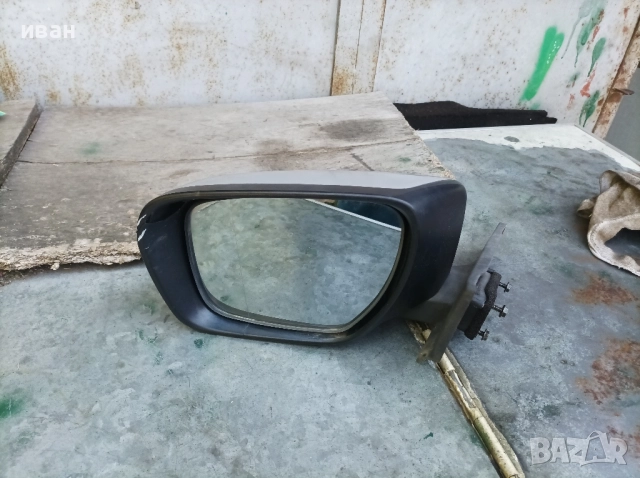 Ляво Ел огледало за Мазда 5. 2005 год. сиво.