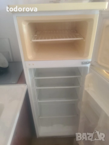 хладилник с фризер канди, снимка 3 - Хладилници - 53881723