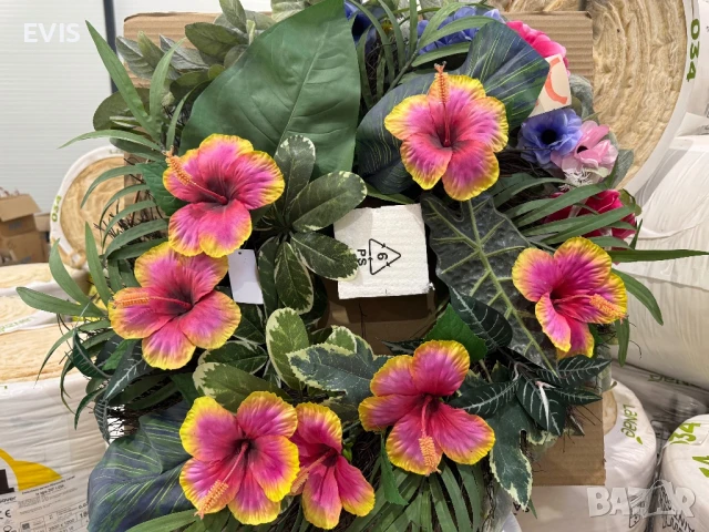 Уникален, ръчно направен венец с изкуствени цветя