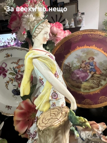 Sitzendorf Germany  Circa 1904 “ Дамата с херувим и куче” Код P2253, снимка 12 - Колекции - 54241563