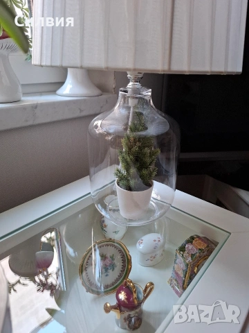 Стилна настолна лампа с основа от прозрачно стъкло и плисиран абажур, снимка 8 - Настолни лампи - 53642507