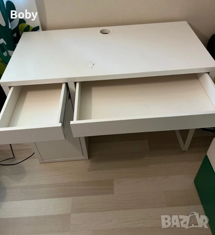 две бюра и една етажерка