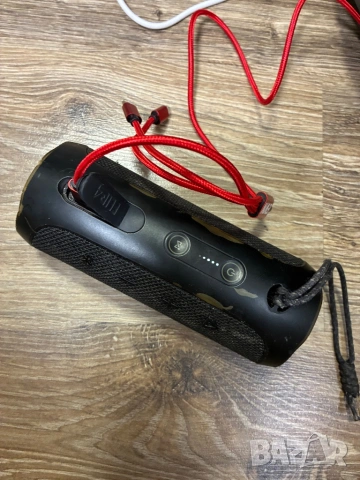 JBL Flip 4 - за части, снимка 2 - Bluetooth тонколони - 53514234