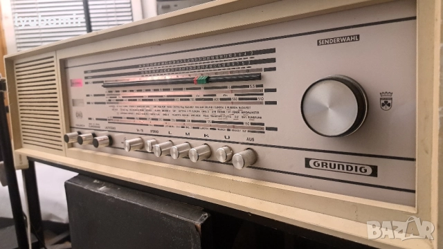 Грундиг радио, снимка 8 - Радиокасетофони, транзистори - 52119664