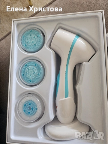 Четка за почистване на лице и тяло 