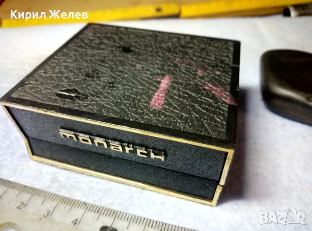 MONARCH Стар ЛУКСОЗЕН КОМПЛЕКТ БУТОНЕЛИ с 2 ИГЛИ За ВРАТОВРЪЗКИ с ФАСЕТИРАНИ КРИСТАЛИ 19014, снимка 2 - Антикварни и старинни предмети - 51371677