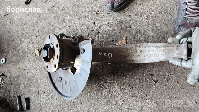 Преден ляв шенкел за audi q7 , снимка 2 - Части - 51528410