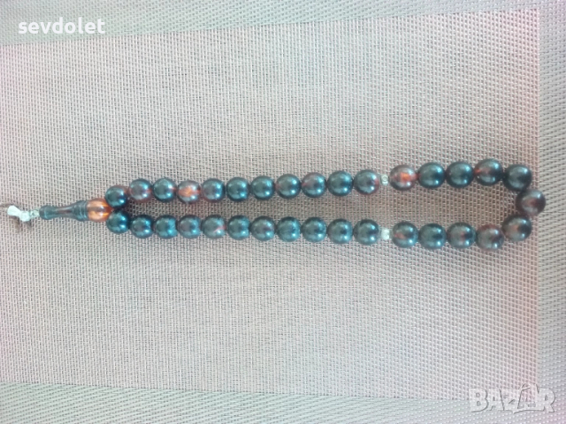 Красива и стилна.Класическа броеница.