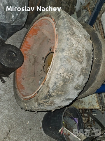 гуми за мотокар различни размери.6.00х9/7.00×12.Всички са бандажни, снимка 5 - Гуми и джанти - 53623666