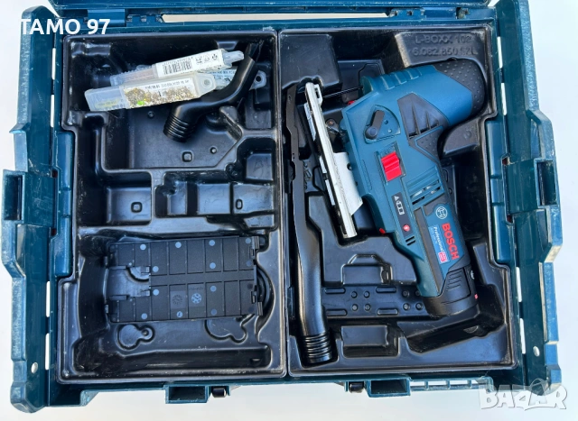 Bosch GST 12V-70 - Акумулаторен прободен трион 12V 3.0Ah, снимка 2 - Триони и циркуляри - 53598475
