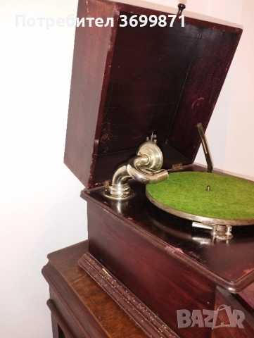 Стар грамофон на пружина Лиманиа., снимка 3 - Антикварни и старинни предмети - 52188021