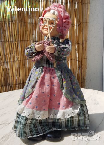Старинна музикална кукла- баба, снимка 1 - Кукли - 45616786