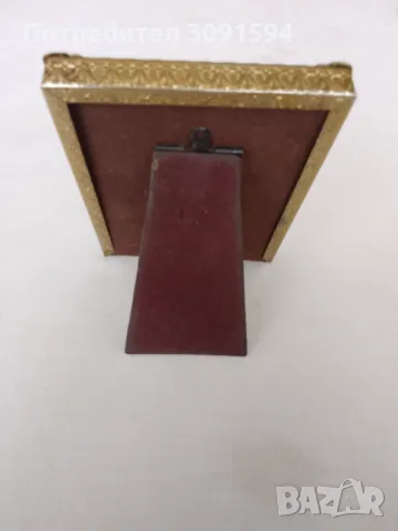     Винтидж рамка за снимки със статив от  метал и седеф в  добро състояние.    Размери 11/9,см, снимка 7 - Колекции - 49630668