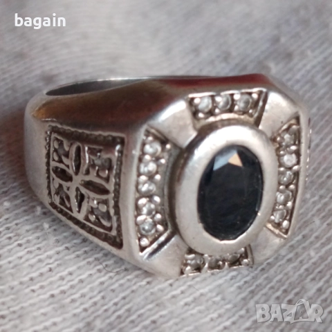 Голям сапфир. Сребърен пръстен.