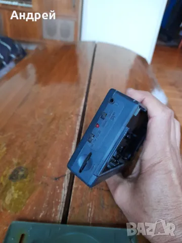 Стар Уокмен,радио Sharp, снимка 5 - Антикварни и старинни предмети - 50072327