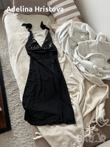 Стилна черна рокля размер С с бляскави пайети, снимка 2 - Рокли - 53861621