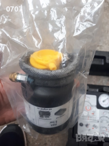 оригинален компресор и спрей за гуми за BMW, снимка 3 - Аксесоари и консумативи - 52653792