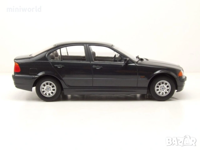 BMW 3er E46 Limousine 1999 - мащаб 1:18 на KK-Scale моделът е нов в кутия, снимка 13 - Колекции - 53386713