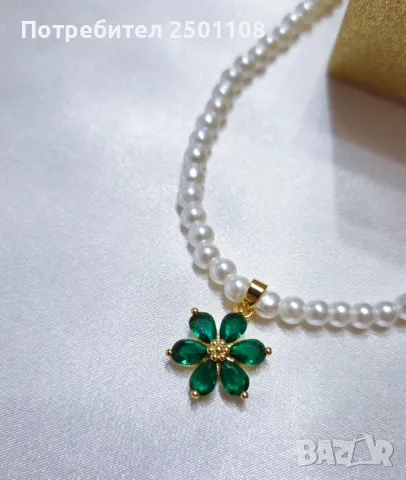 Перлено колие с кристално цвете, снимка 3 - Колиета, медальони, синджири - 49743947