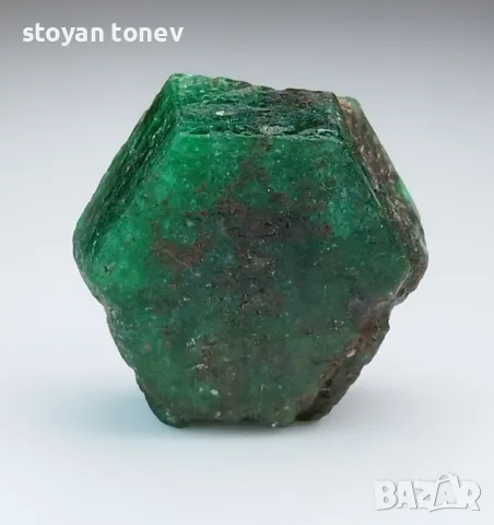 Голям изумруден кристал в топ зелен цвят - 18.50кт.! Нов!, снимка 9 - Други - 49831370