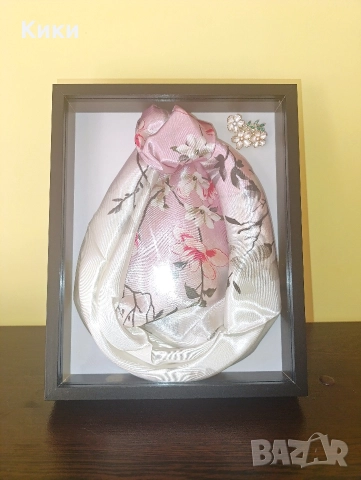 Рамка с шал и брошка – handmade композиция 3в1, уникален стилен подарък!