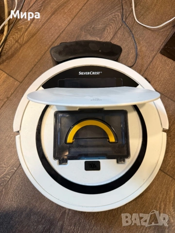 Прахосмукачка робот с докинг станция, използвана, снимка 2 - Прахосмукачки - 53746554