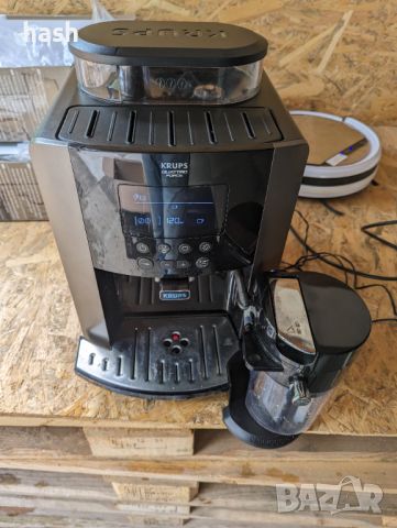 Arabica Latte Automatic EA819, Кафеавтомат, Технология Quattro Force, снимка 1 - Кафемашини - 46103669