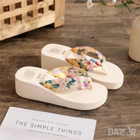 Дамски чехли на платформа, снимка 2 - Чехли - 50751822