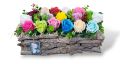 Букет от 17 броя ароматни сапунени рози в дървена кашпа 