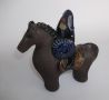 Керамична фигура Викинг на кон, шведска керамика, маркирана за произход, снимка 1 - Статуетки - 45784221