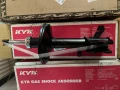 Комплект предни амортисьори KYB, снимка 2