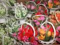 Ретро малки пластмасови кошнички с цветя. Цена 3 лв/бр., снимка 1 - Изкуствени цветя - 45666594