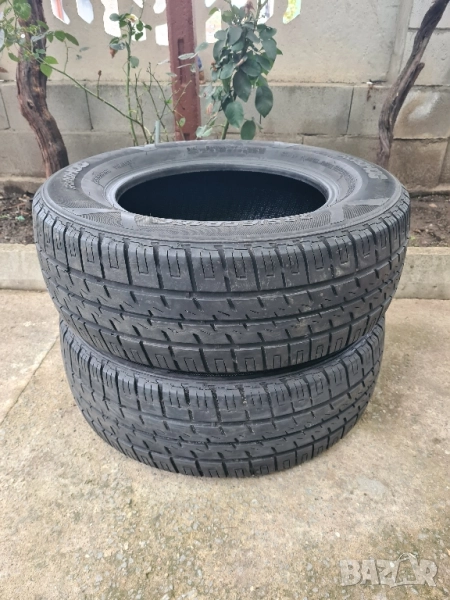 Гуми 2 бр 16ц/65/235 С всесезонни за бус , снимка 1
