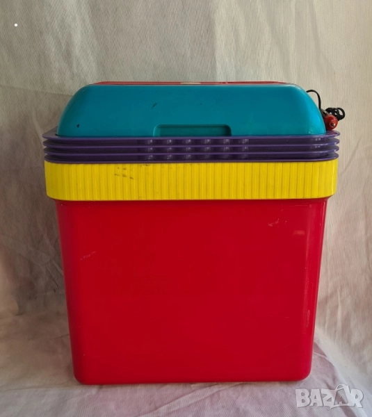 Хладилна чанта немска 12 v работи перфектно , снимка 1