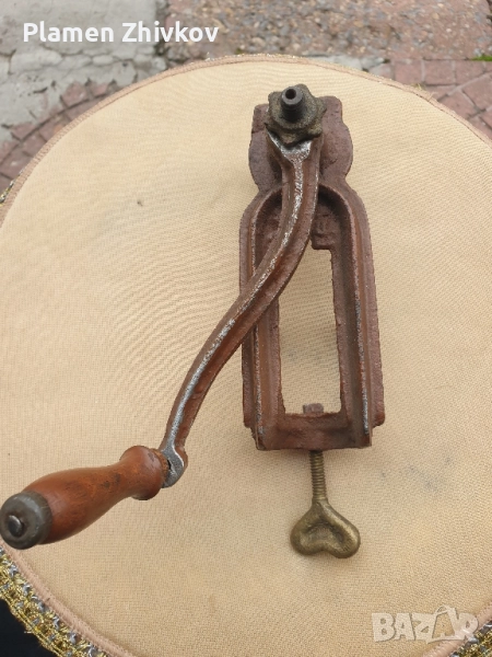 стара мелничка от чогун за черен пипер, снимка 1