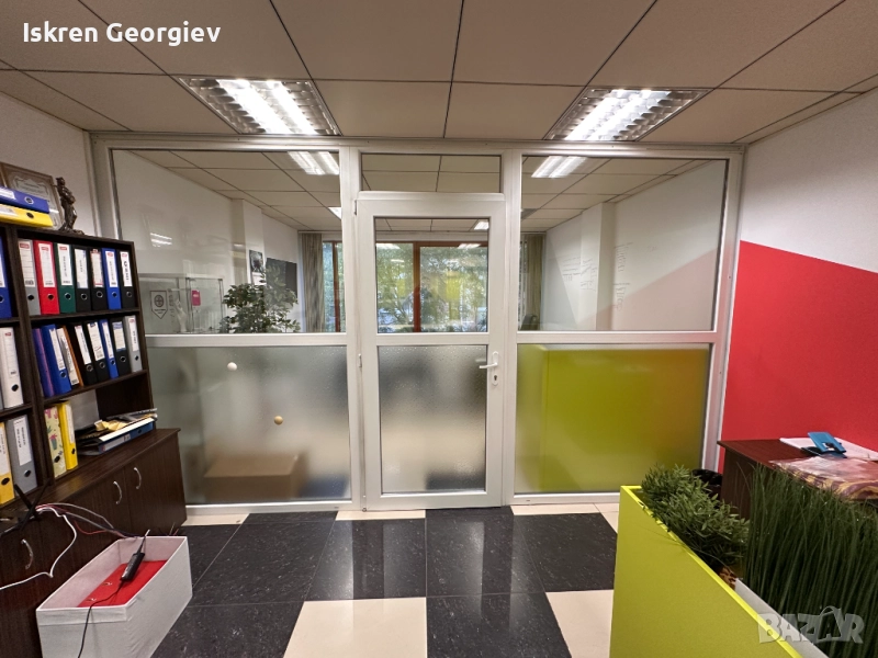 Алуминиева остъклена преграда с врата 401×245 см, Варна, снимка 1