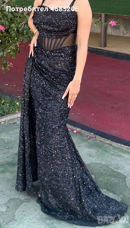 Здравейте продавам черна дълга рокля с цепка носена няколко часа С/М размер, снимка 1