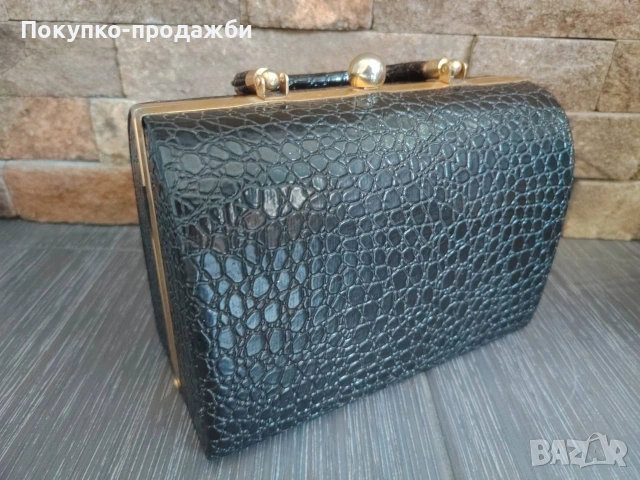 Versace оригинална дамска чанта версаче стара чанта ама лачена, снимка 4 - Чанти - 54169199