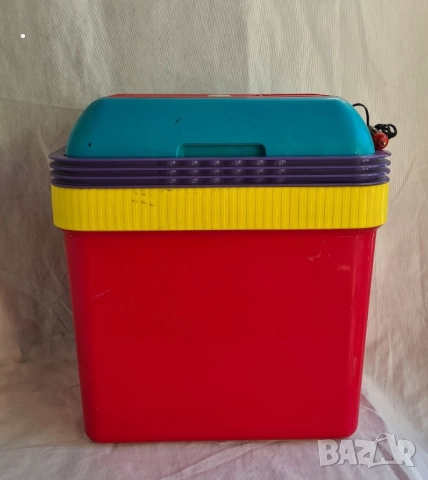 Хладилна чанта немска 12 v работи перфектно 