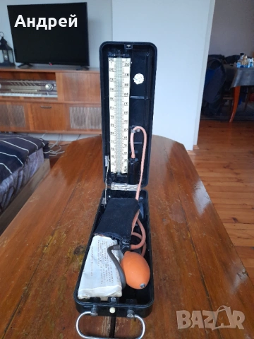 Стар апарат за кръвно налягане, снимка 2 - Антикварни и старинни предмети - 53889838