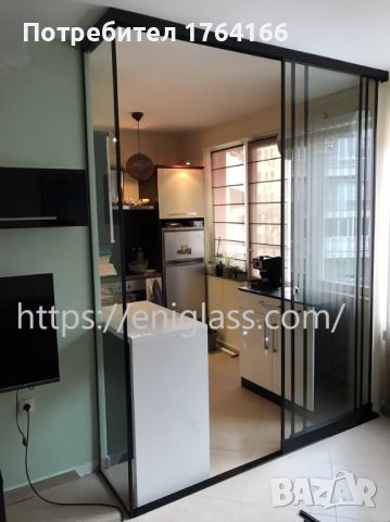 Стъклена преградна стена между кухня и дневна в апартамент , снимка 1 - Дограми - 46386775